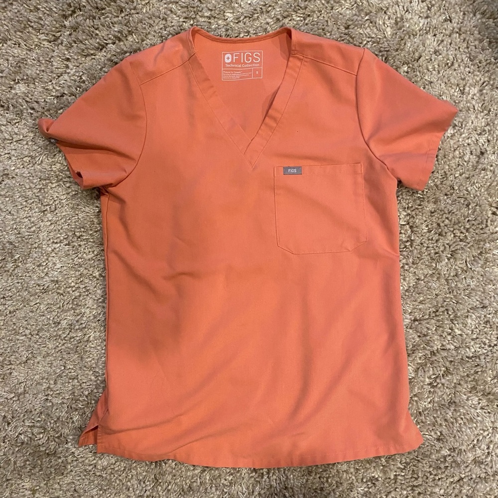 Figs Coral Scrubs